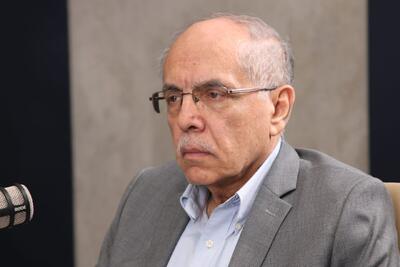 ویدیو/ کوروش احمدی، دیپلمات پیشین ایران در سازمان ملل: با یکی دوتا بمب اتم کار ایران راه نمیفتد، ما به سیستم دلیوری سه پایه، زیر دریایی، هواپیما و موشک نیاز داریم تا توانایی ضربه دوم را حفظ کنیم/ خروج از NPT، یعنی حربه اجماع‌ساز را به دست دشمن بدهیم، بدون اینکه کار خاصی کنیم