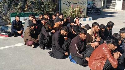 دستگیری ۱۱۵ نفر اتباع بیگانه غیرمجاز در خاش