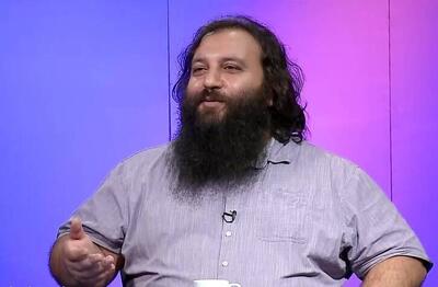 قهرمان سرزمین ۷۰ متری