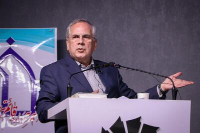 ایران بدون تئوری و ارتباط جهانی نمی‌ تواند پیشرفت کند