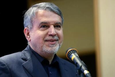 پرونده‌های زیر بغل صالحی‌امیری در حیاط دولت + عکس