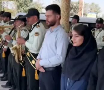 آواز ملی؛ پلیس برا هفته نیرو انتظامی رفت مدرسه دخترونه بچها به گروه سرود میگن شاد بزن