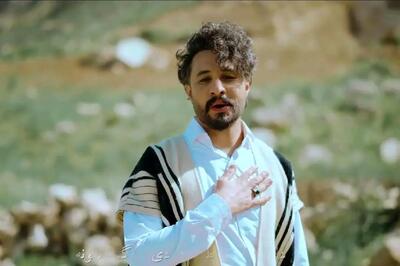 آواز احساسی؛ راغب با لهجه یزدی تو لردگان لباس بختیاری پوشید و لری خوند