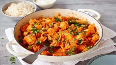 طرز تهیه خوراک دو پیازه مرغ