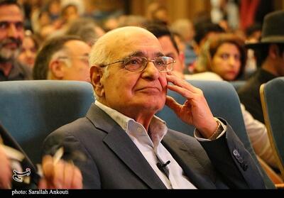 شبی شاعرانه در کرمان/ تقدیر از نویسنده‌ای که کودکی را نوشت/ قصه‌گویی از سیرچ - تسنیم
