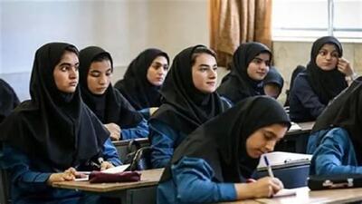دانش آموزان متوسطه دوم برخی از روستا‌های خواف در انتظار دریافت کد مدرسه