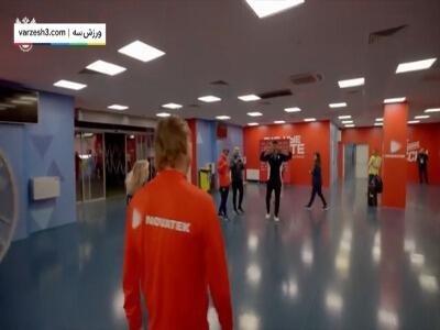 کل‌کل مربی روسیه و محبی بر سر سیکس‌پک هایشان!