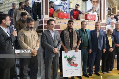 شال پهلوانی بر گردن قهرمان کشتی جهان؛ پیوند افتخار جهانی با آیین کهن