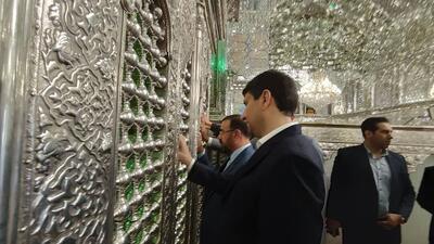 وزیر ارتباطات به زیارت حرم مطهر حضرت احمد بن موسی شاهچراغ (ع) رفت