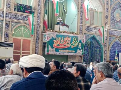 امام جمعه موقت کازرون: وحدت حول محور ولایت مولفه پیروزی ملت ایران است
