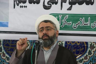 آذرتاش: ایران باید در همه زمینه‌ها قوی و پیشتاز باشد