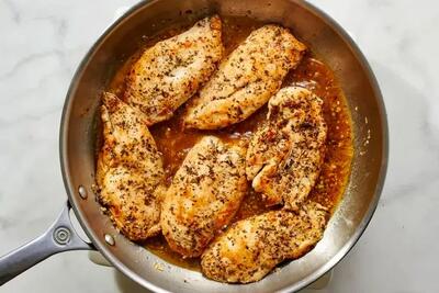 طرز تهیه فیله مرغ با سس کره و سیر/ ساده و سریع