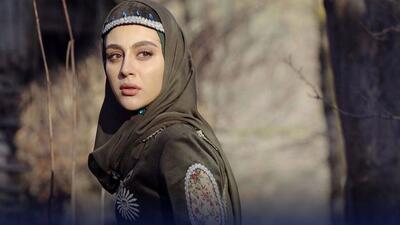 نگاهی به استایل پاییزی و جذاب میترا رفیع؛ بازیگر سریال «گیلدخت»