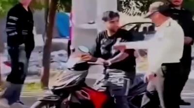 عاقبت تک چرخ زدن مقابل مدرسه دخترانه