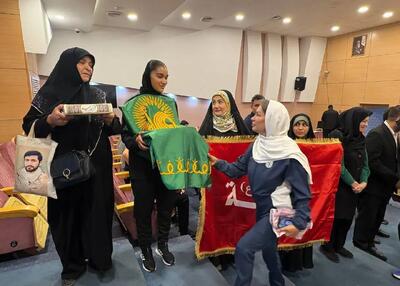 بدرقه دختران فوتبالیست ایران به عربستان (عکس)
