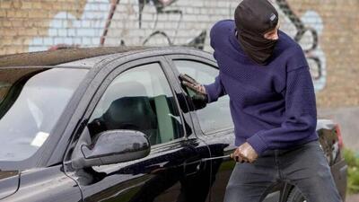 دستگیری اعضای باند سارقان داخل خودرو با ۴۳ فقره سرقت در کرج‎ ‎