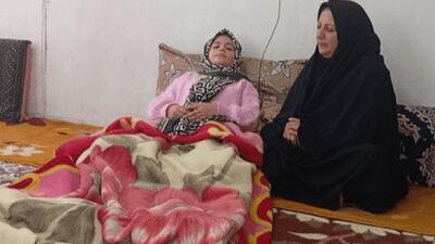 معلمی در کوهستان که کلاس را به خانه شاگرد بیمارش برد