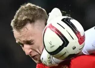 گوش بازیکن روس را دوختند!