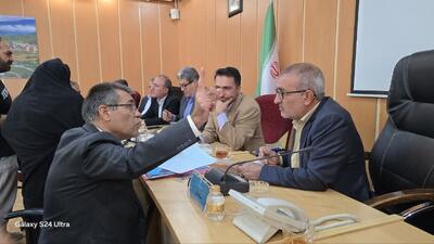 استاندار در برنامه ملاقات عمومی مشکلات 60  نفر را بررسی کرد 