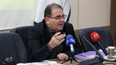 از محرابیان (وزیر سابق نیرو) پرسیدم چرا از سرمایه‌گذاران نیروگاه تجدیدپذیر ضمانت نامه بانکی می‌گیری؛ گفت می‌خواهم جلوی دلالی نمایندگان مجلس را بگیرم