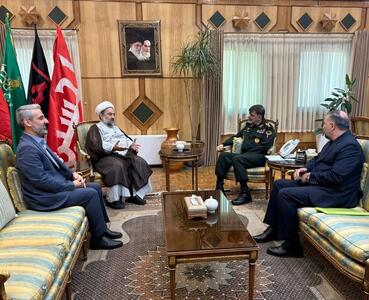 نماینده ولی‌فقیه در سیستان و بلوچستان خواستار تجهیز انتظامی استان به خودروهای ضدگلوله شد