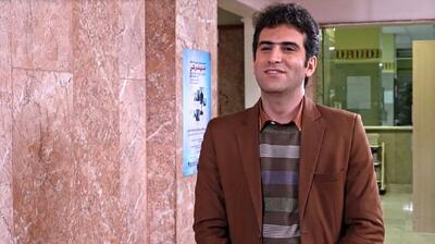 سکانس خنده دار سریال لیسانسه‌ها با بازی هوتن شکیبا؛ روزی که حبیب سطح مخ زنی را ارتقا داد!