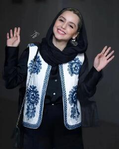 نازنین بیاتی با چهره و استایل معصومانه/ عکس