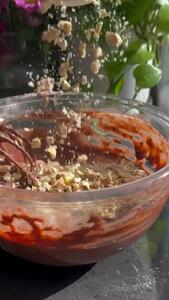 آموزش کیک گردویی شکلاتی + فیلم