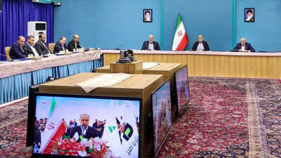 پزشکیان: پنل‌های خورشیدی نباید در گمرک بمانند/ قراردادهای ساخت نیروگاه‌ خورشیدی را می توان یک ساله افتتاح کرد