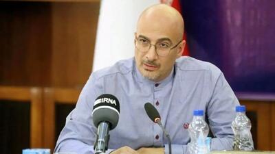 اعتراض شدید شهاب طباطبایی به برخورد معاون وزیر بهداشت با یک خبرنگار