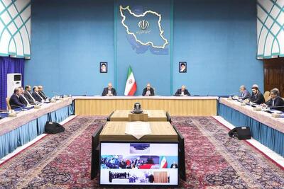 پزشکیان: پنل‌های خورشیدی نباید در گمرک بمانند | سیاست روز