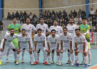 اصفهانی‌ها نیمی از مسیر قهرمانی را پیمودند