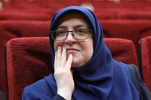 گریه‌ سخنگوی دولت در آغوش مادر شهیدان زین‌الدین