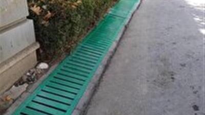 عملیات اجرایی پوشش جوی با گریل فلزی در خیابان قیام بجنورد