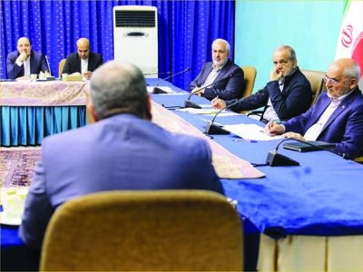 پزشکیان: تابستان آینده هیچ کارخانه‌ای نباید با کمبود برق مواجه شود