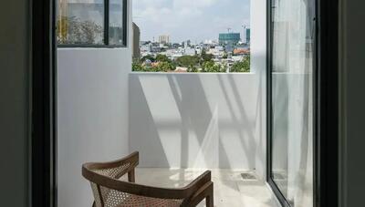 معماری هوشمندانه خانه در یک زمین ۵۵ متری(+تصاویر)
