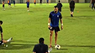 هنرنمایی رامین رضاییان در زمان استراحت ملی‌پوشان