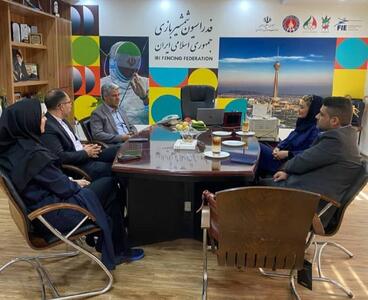 مریم معصومی سفیر هنری فدراسیون شمشیربازی شد