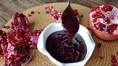 طرز تهیه رب انار غلیظ و خوشرنگ بدون دخالت دست