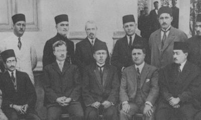 قسمت چهل و هفتم خاطرات میلسپو: در ایران آداب دانی به معنی گسترده آن مترادف با ضعف شمرده می شود؛ نزاکت به معنی گسترده یا محدود آن هیچ گاه پول از دست افراد طماع خارج نمی‌کند