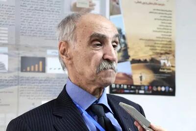 ما همه چیز را به خاطر معدن از دست می‌دهیم/ تالاب گاوخونی برای پرندگان مهاجر شبیه قهوه‌خانه بود/ فرونشست و فروچاله‌ها می‌توانند تالاب‌ها را به‌طور کامل نابود کنند/ما با این روند در حال نابودی حیات در ایرانیم
