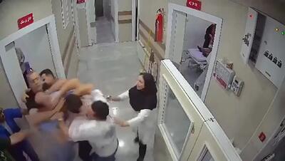 حمله دسته‌جمعی‌ همراهان بیمار به یک پزشک در شهریار!