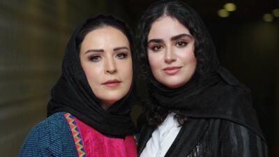 تصویر روز | هانیه غلامی در کنار مادر بازیگر و جذابش | گلی شی