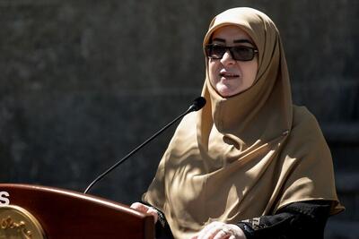 لحظه گریه‌ فاطمه مهاجرانی، سخنگوی دولت پس از تماشای این فیلم  + ویدئو