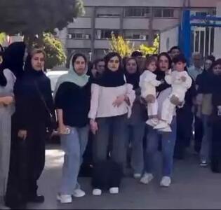 تجمع پرستاران علوم پزشکی کرمانشاه در اعتراض به معوقات ده ماهه