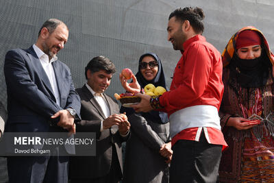 گرامیداشت روز ملی روستا و عشایر در آرامگاه فردوسی برگزار شد