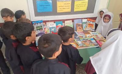 فرخی: ۱۰۰ جلد کتاب به کتابخانه‌ مدرسه سرعین اهدا شد