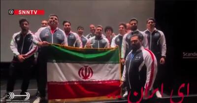 سرود «ای ایران» در اوج افتخار؛ همخوانی اعضای تیم ملی وزنه‌برداری پس از قهرمانی جهانی + فیلم - پارس فوتبال