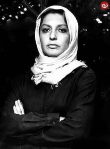 عکسی از گوگوش در منزل شخصی اش در ولنجک تهران؛ سال ۱۳۶۷