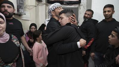 ممانعت رژیم اسرائیل از دیدار خانواده‌ها با اسرای فلسطینی که قرار است آزاد شوند